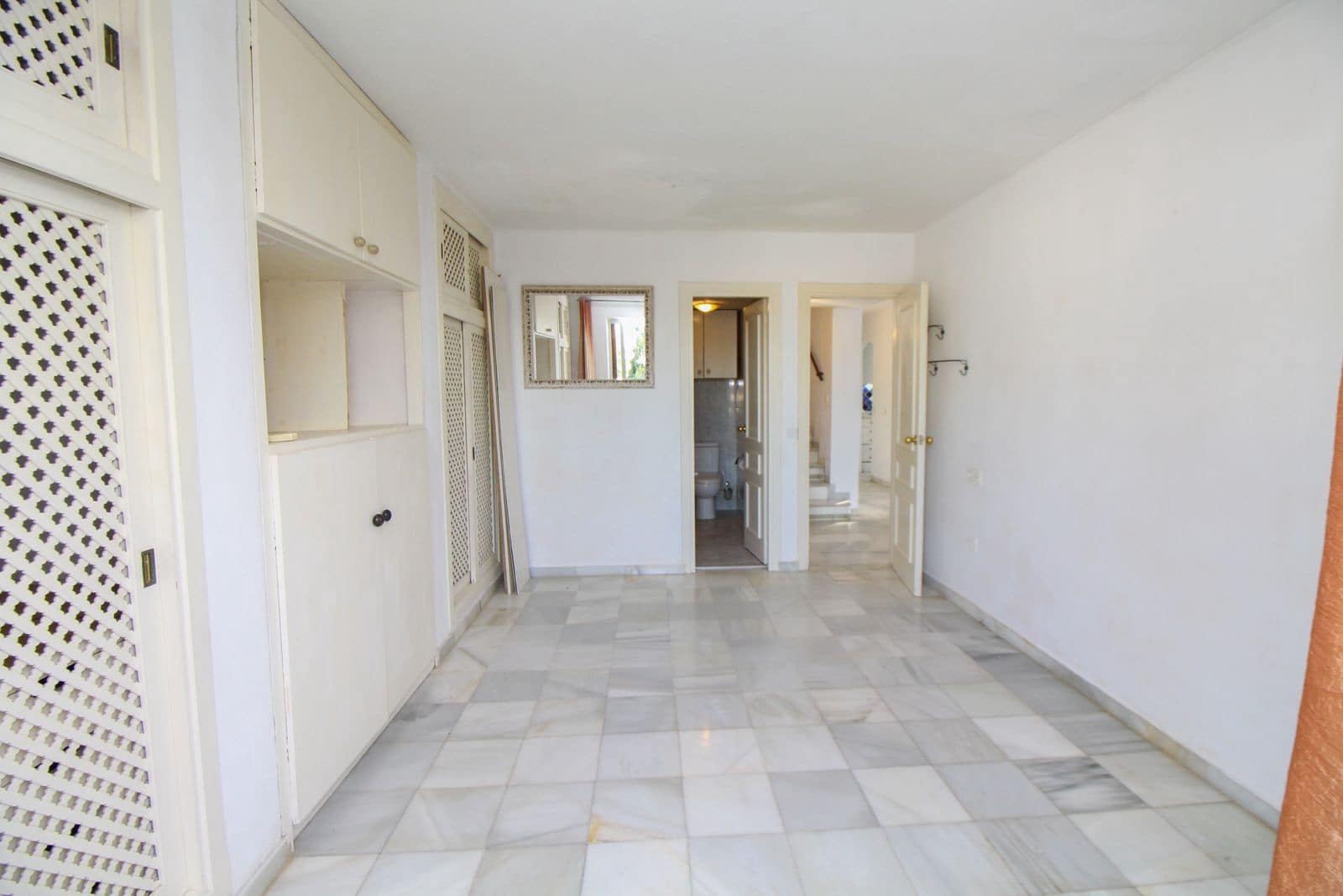 Ático de 2 habitaciones en Nueva Andalucia en venta con piscina garaje - 525.000 € (Ref: 9697806)