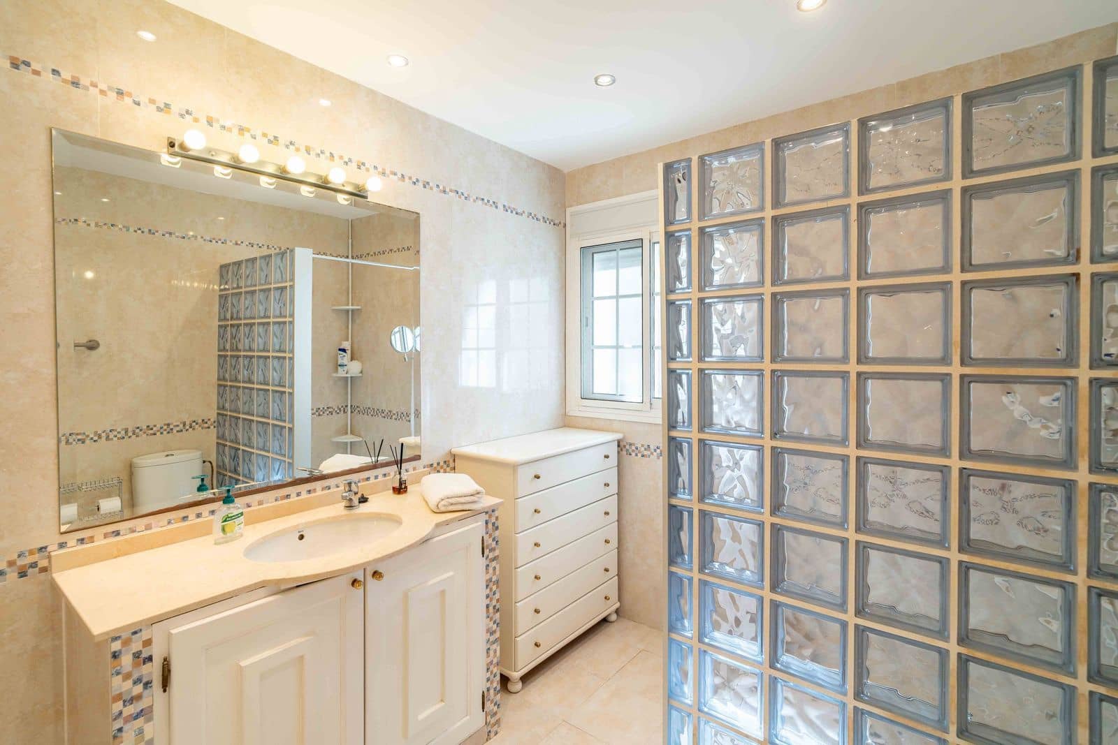 4 Zimmer Villa zu verkaufen in Alhaurin el Grande mit Pool Garage - 549.000 € (Ref: 9699306)