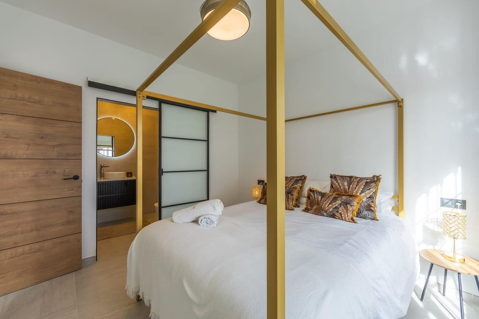 3 soverom Villa til salgs i La Duquesa / Puerto de la Duquesa med svømmebasseng garasje - € 495 000 (Ref: 9709097)