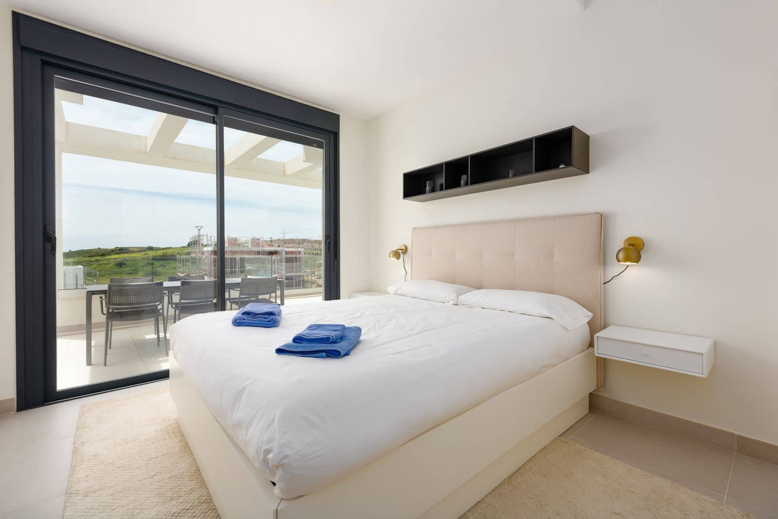 3 quarto Penthouse para venda em Estepona com piscina garagem - 719 000 € (Ref: 9730579)