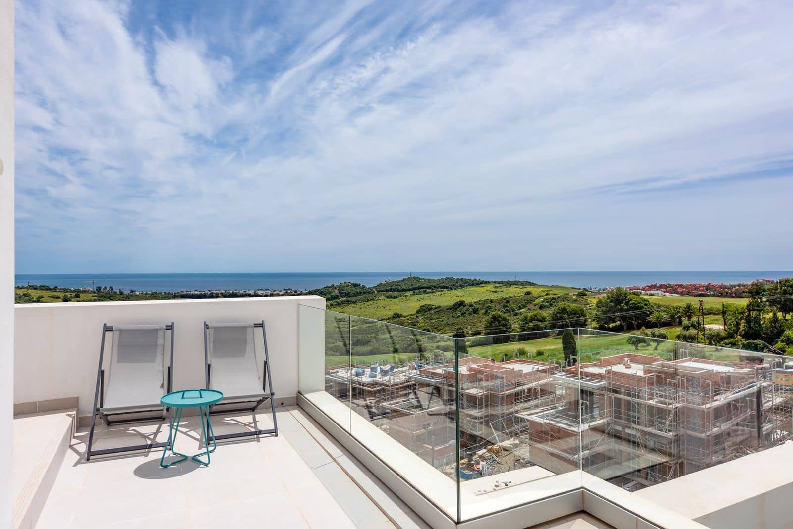 3 quarto Penthouse para venda em Estepona com piscina garagem - 719 000 € (Ref: 9730579)