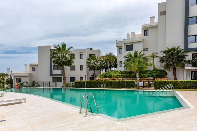 3 chambre Penthouse à vendre à Estepona Golf, Estepona avec piscine garage - 719 000 € (Ref: 9730579)