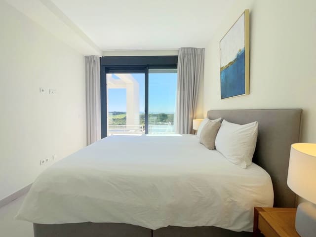 3 chambre Penthouse à vendre à Estepona avec piscine garage - 755 000 € (Ref: 9733903)