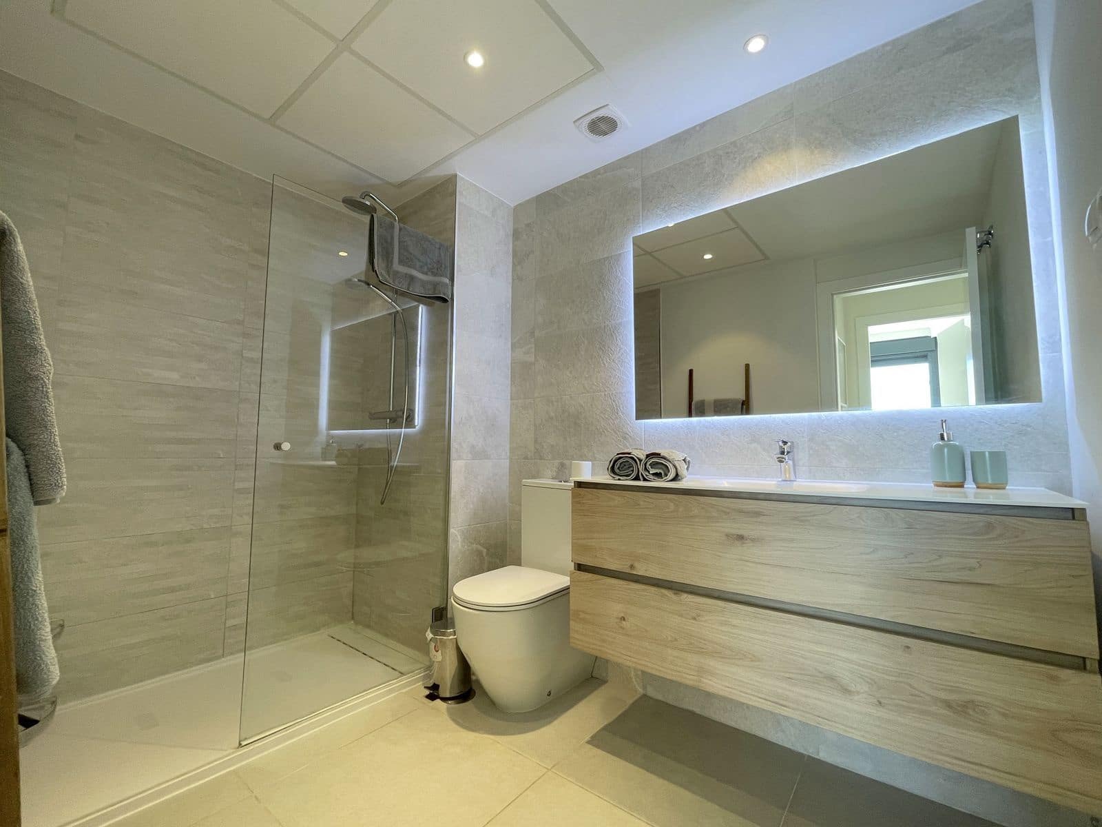 3 chambre Penthouse à vendre à Estepona avec piscine garage - 755 000 € (Ref: 9733903)