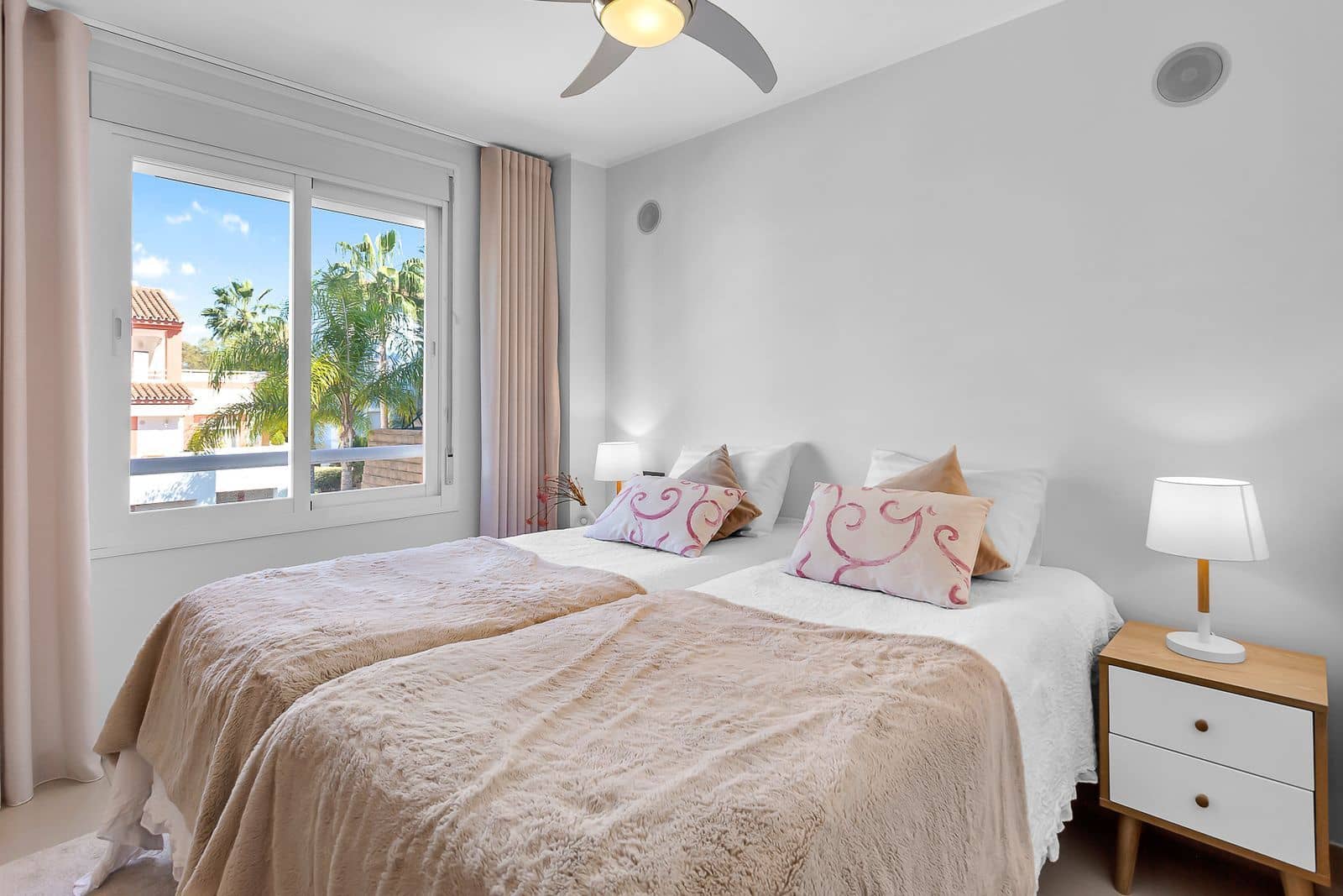 3 bedroom Penthouse for sale in New Golden Mile with pool garage - € 619,000 (Ref: 9737176)