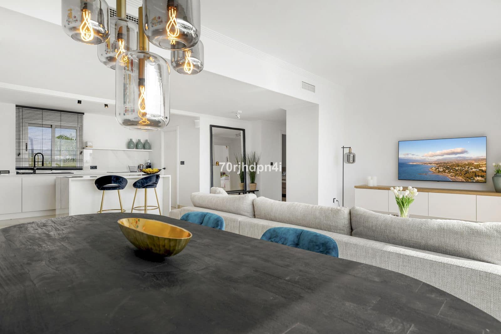 3 bedroom Penthouse for sale in Estepona with pool garage - € 750,000 (Ref: 9737179)