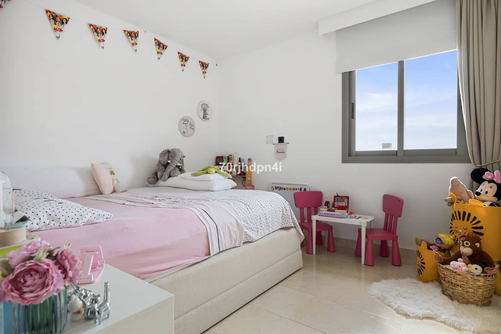 3 bedroom Penthouse for sale in Estepona with pool garage - € 750,000 (Ref: 9737179)