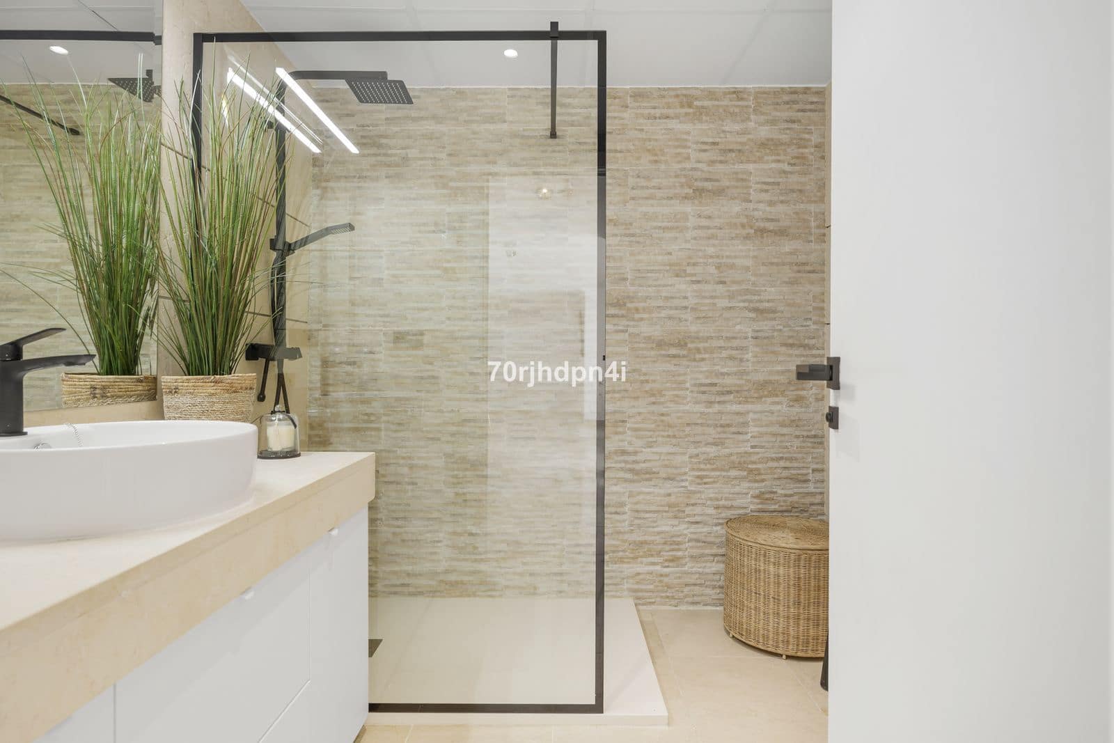 3 bedroom Penthouse for sale in Estepona with pool garage - € 750,000 (Ref: 9737179)