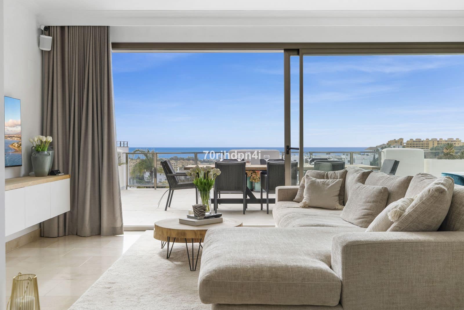 3 bedroom Penthouse for sale in Estepona with pool garage - € 750,000 (Ref: 9737179)