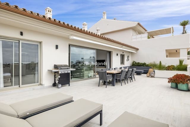 3 bedroom Penthouse for sale in Estepona with pool garage - € 750,000 (Ref: 9737179)