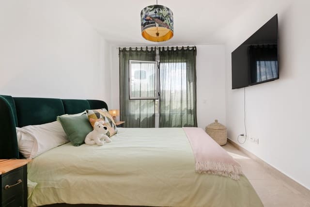 3 chambre Maison de Ville à vendre à Estepona avec piscine garage - 459 000 € (Ref: 9747097)