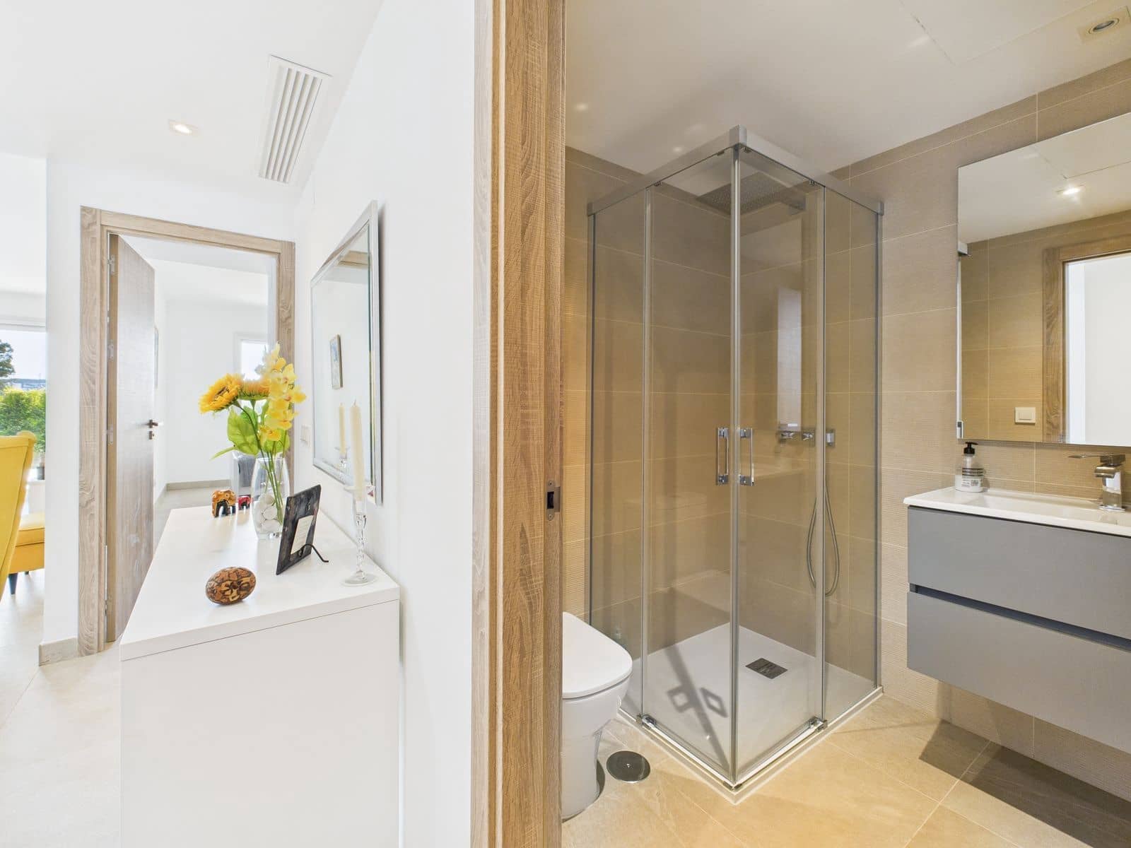 Apartamento de 2 habitaciones en Estepona en venta con piscina garaje - 365.000 € (Ref: 9747120)