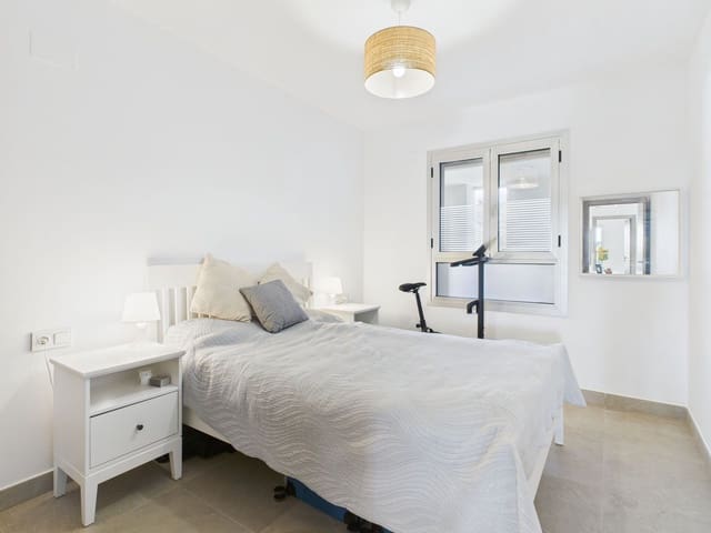 2 chambre Appartement à vendre à Estepona avec piscine garage - 365 000 € (Ref: 9747120)