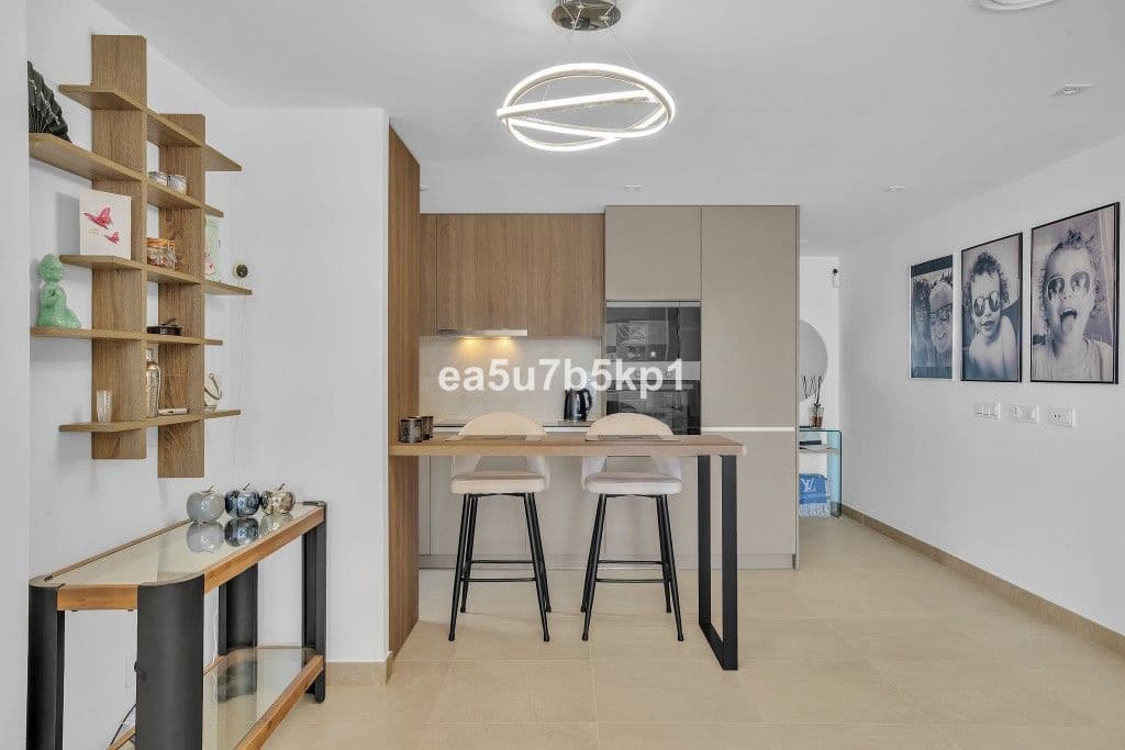 2 makuuhuone Kattohuoneisto myytävänä paikassa Estepona mukana uima-altaan 
autotalli - 450 000 € (Ref: 9750840)