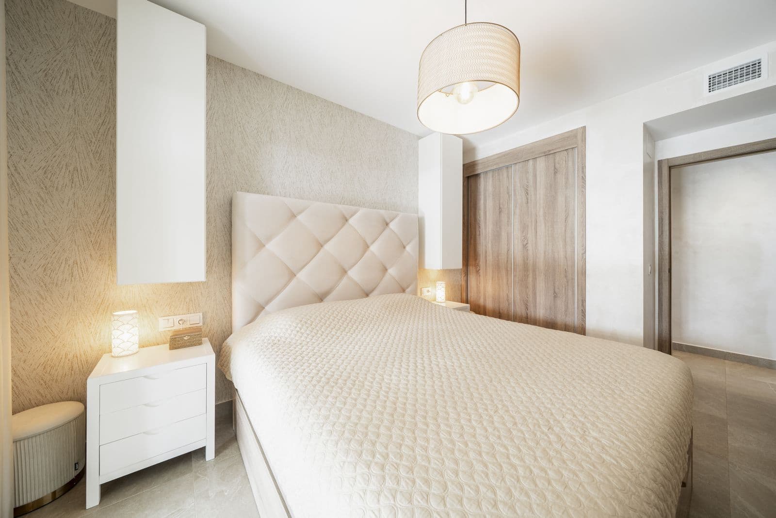 3 soveværelse Lejlighed til salg i Estepona med swimmingpool garage - € 495.000 (Ref: 9753542)