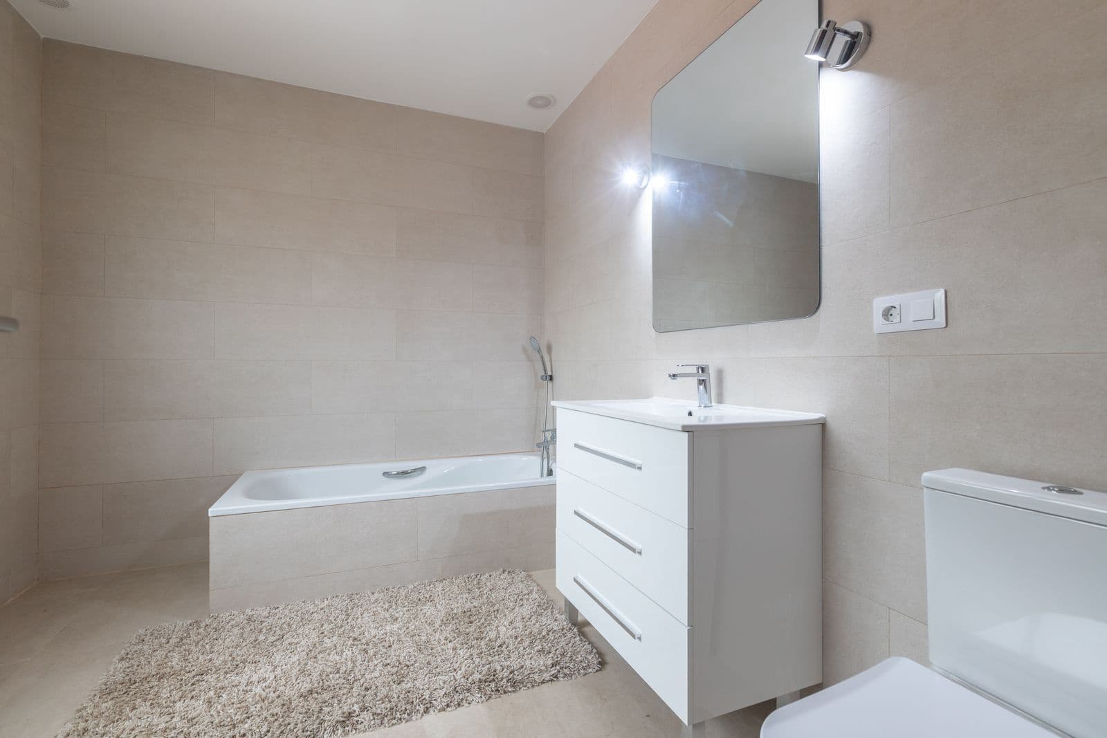 3 sypialnia Willa na sprzedaż w Riviera del Sol z basenem garażem - 900 000 € (Ref: 9753547)