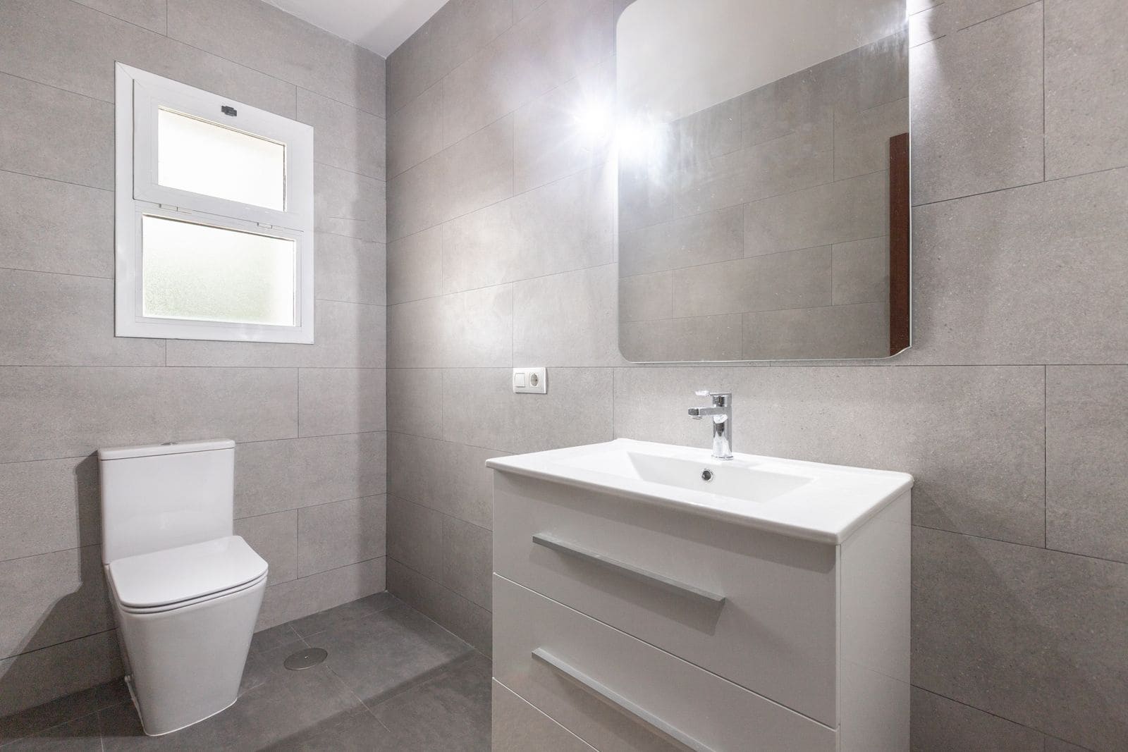 3 sypialnia Willa na sprzedaż w Riviera del Sol z basenem garażem - 900 000 € (Ref: 9753547)