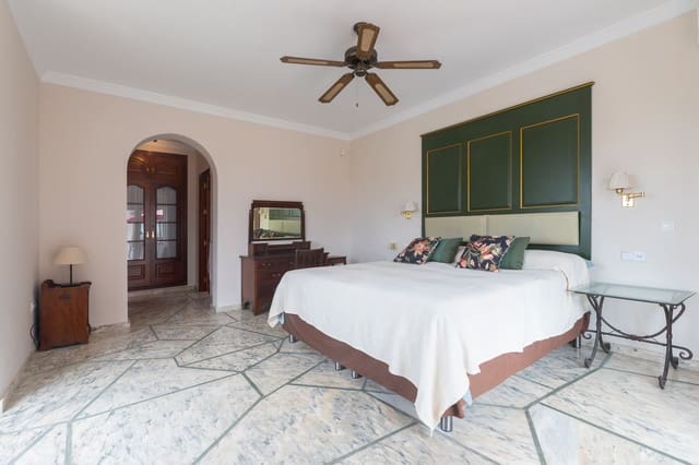 3 sypialnia Willa na sprzedaż w Riviera del Sol, Mijas z basenem garażem - 900 000 € (Ref: 9753547)