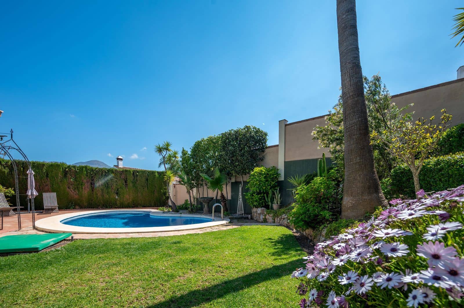 3 sypialnia Willa na sprzedaż w Coin z basenem garażem - 585 000 € (Ref: 9757927)