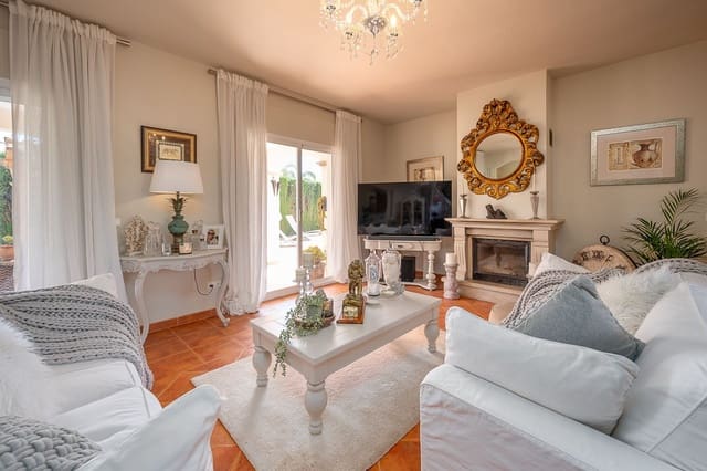 3 sypialnia Willa na sprzedaż w Coín z basenem garażem - 585 000 € (Ref: 9757927)