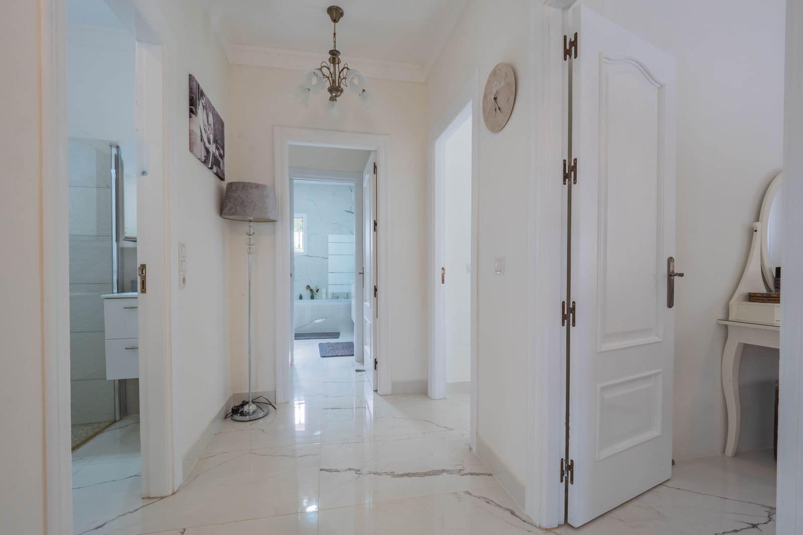 3 sypialnia Willa na sprzedaż w Coin z basenem garażem - 599 000 € (Ref: 9758098)