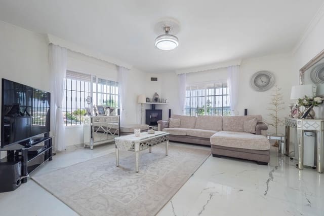 3 sypialnia Willa na sprzedaż w Coín z basenem garażem - 599 000 € (Ref: 9758098)