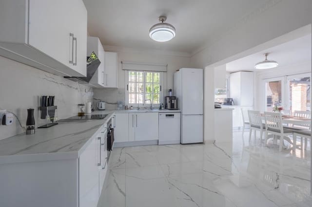 3 sypialnia Willa na sprzedaż w Coín z basenem garażem - 599 000 € (Ref: 9758098)