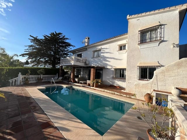 4 soveværelse Villa til salg i Riviera del Sol, Mijas med swimmingpool garage - € 795.000 (Ref: 9761345)