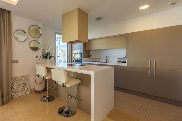 3 chambre Appartement de Plage à vendre à Estepona avec piscine garage - 950 000 € (Ref: 9777209)