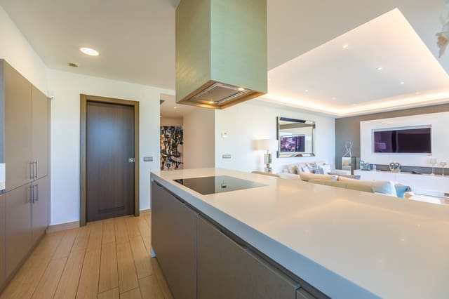3 chambre Appartement de Plage à vendre à Estepona avec piscine garage - 950 000 € (Ref: 9777209)
