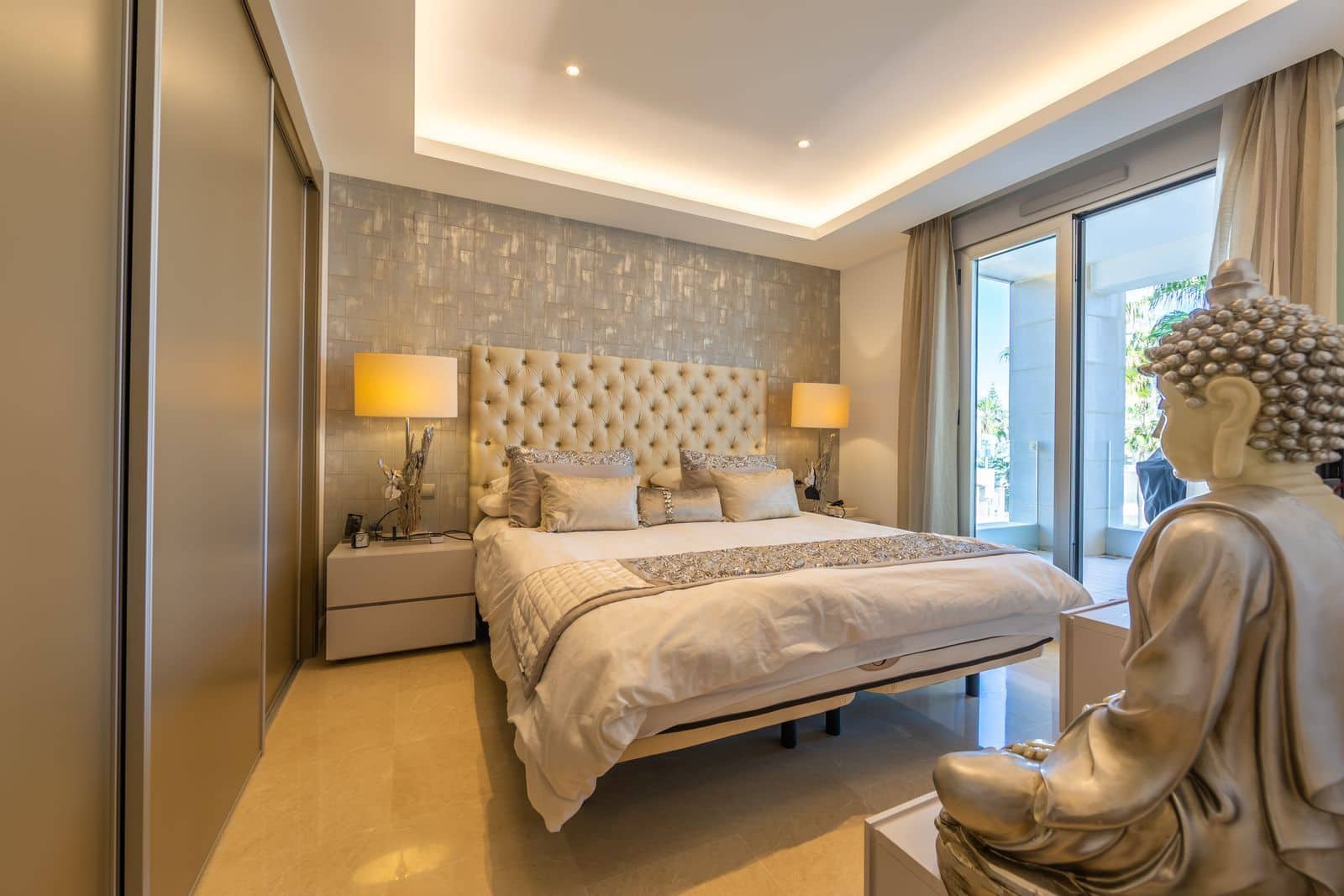 3 slaapkamer Strandappartement te koop in Estepona met zwembad garage - € 950.000 (Ref: 9777209)