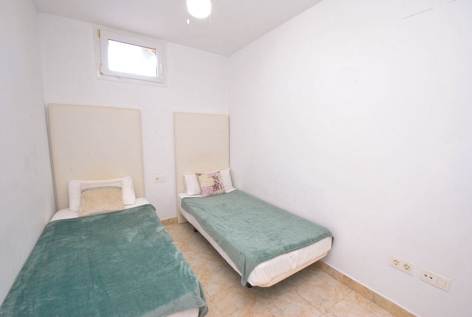 4 quarto Casa em Banda para venda em Cabopino com piscina garagem - 495 000 € (Ref: 9778974)