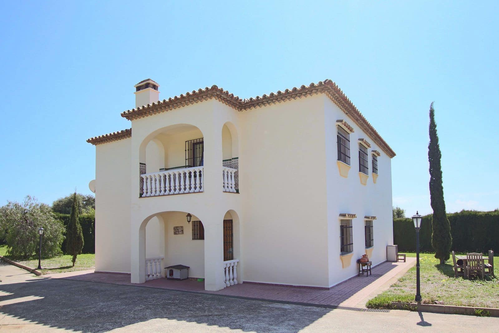 4 sypialnia Willa na sprzedaż w Estepona z basenem garażem - 765 000 € (Ref: 9787816)