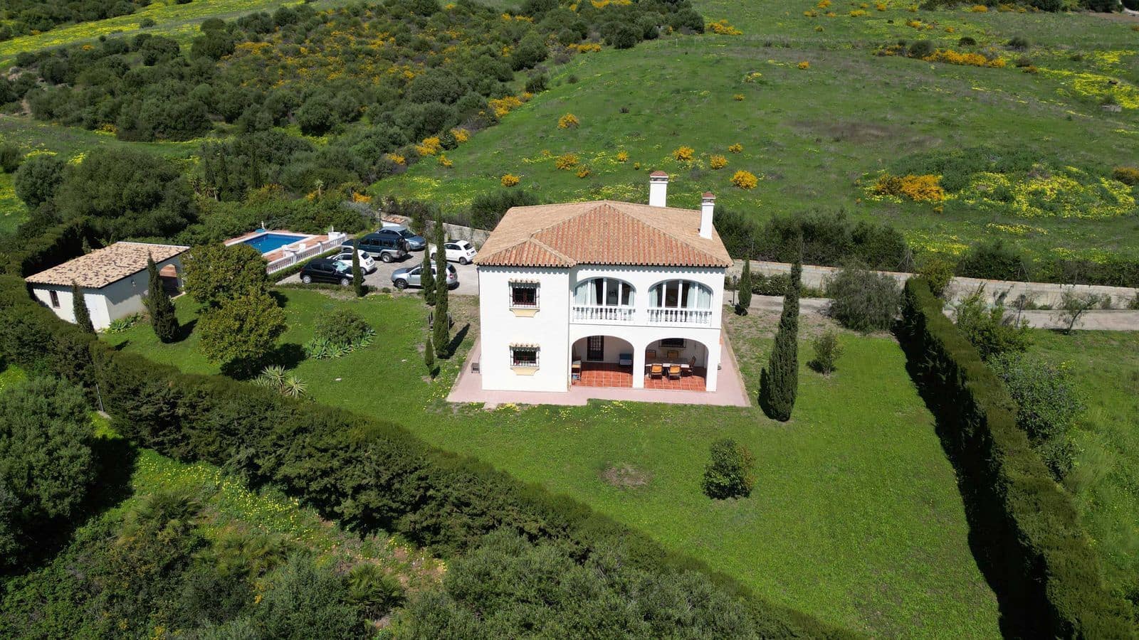 4 sypialnia Willa na sprzedaż w Estepona z basenem garażem - 765 000 € (Ref: 9787816)