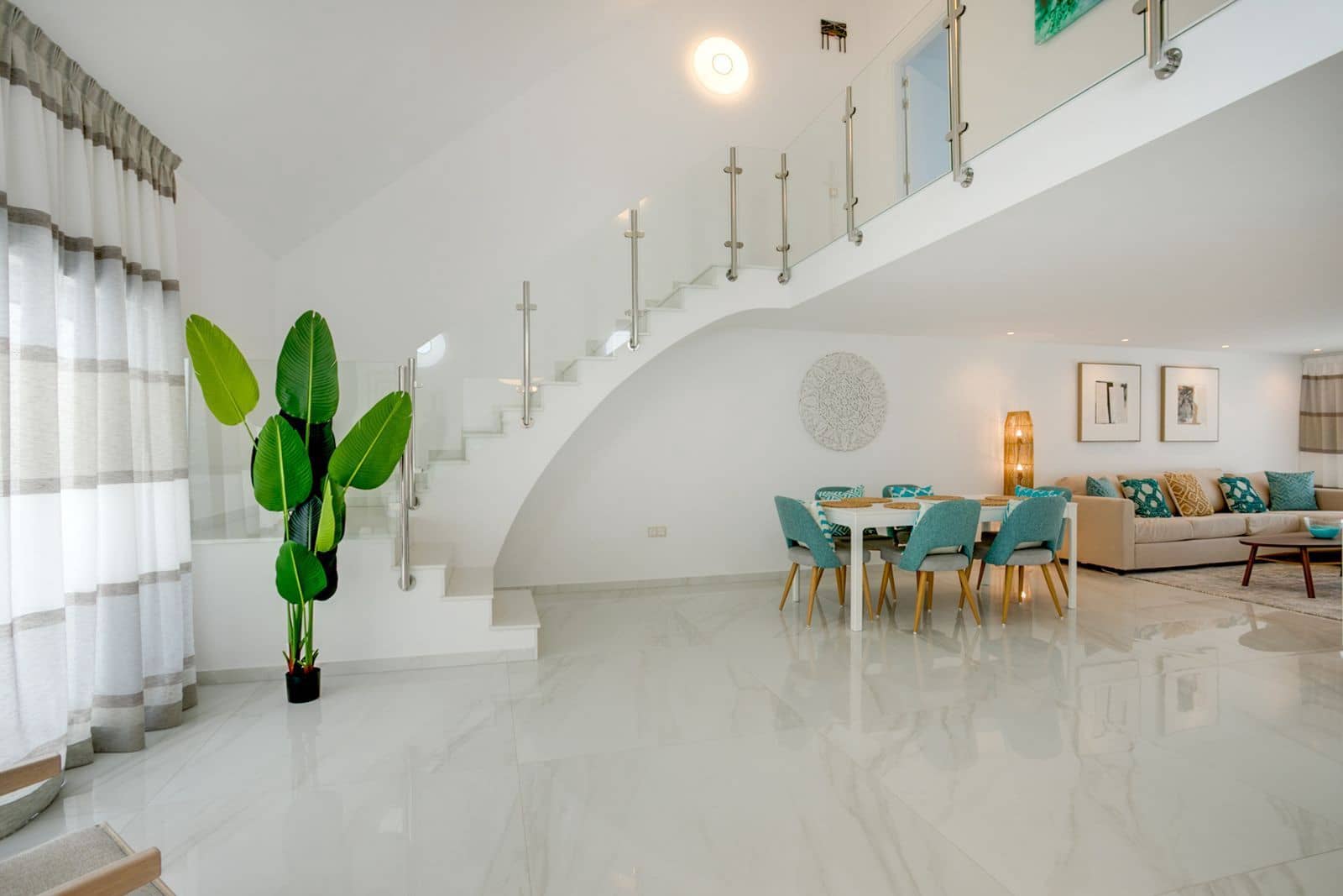 3 sypialnia Willa na sprzedaż w Estepona z basenem garażem - 1 100 000 € (Ref: 9789728)