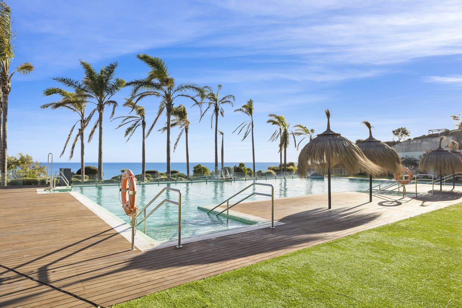 Apartamento de 3 habitaciones en El Chaparral en venta con piscina garaje - 694.000 € (Ref: 9793617)