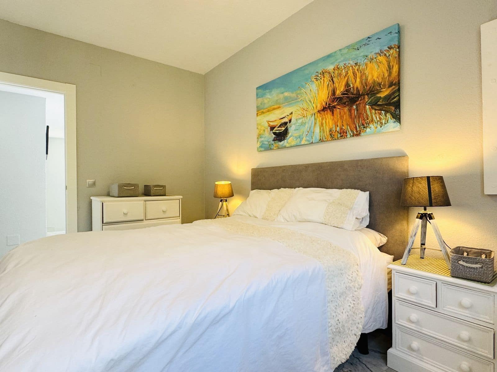 4 sypialnia Dom na sprzedaż w La Duquesa / Puerto de la Duquesa z basenem garażem - 475 000 € (Ref: 9795590)