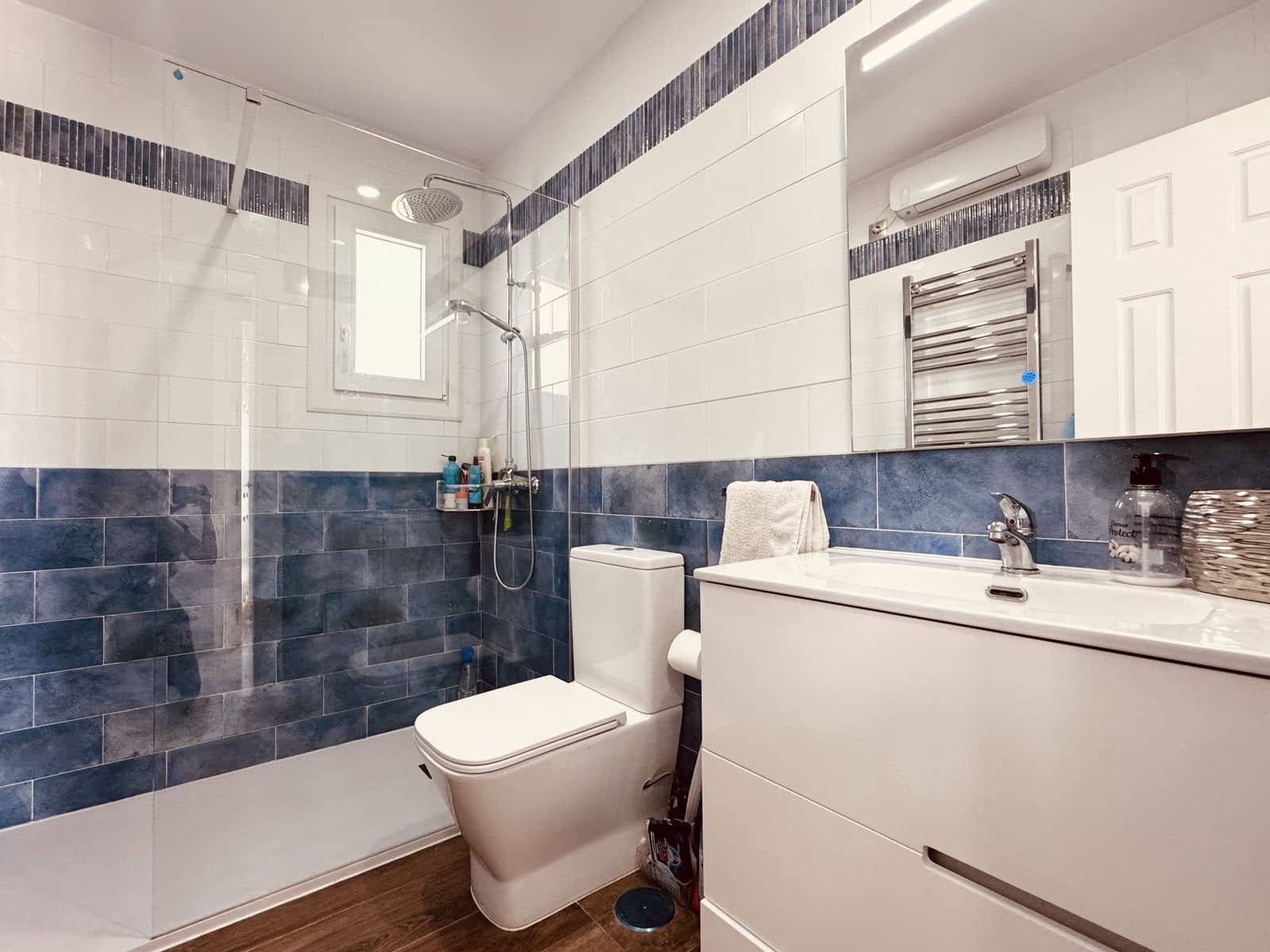 4 sypialnia Dom na sprzedaż w La Duquesa / Puerto de la Duquesa z basenem garażem - 475 000 € (Ref: 9795590)