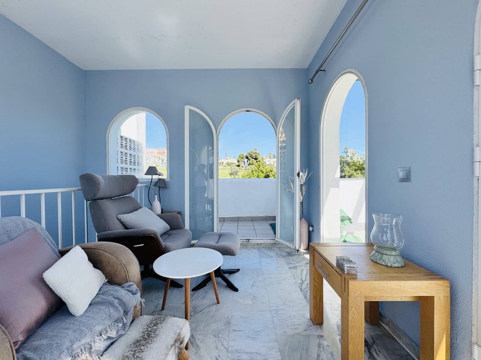 4 sypialnia Dom na sprzedaż w La Duquesa / Puerto de la Duquesa z basenem garażem - 475 000 € (Ref: 9795590)