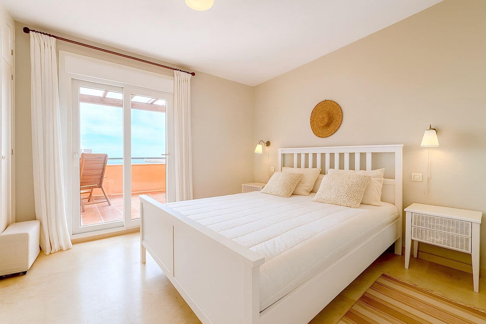 3 soveværelse Byhus til salg i Estepona med swimmingpool garage - € 749.000 (Ref: 9795592)