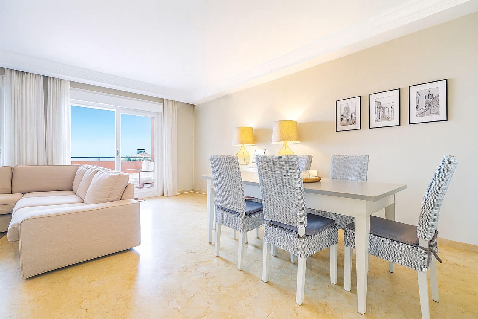 3 soveværelse Byhus til salg i Estepona med swimmingpool garage - € 749.000 (Ref: 9795592)