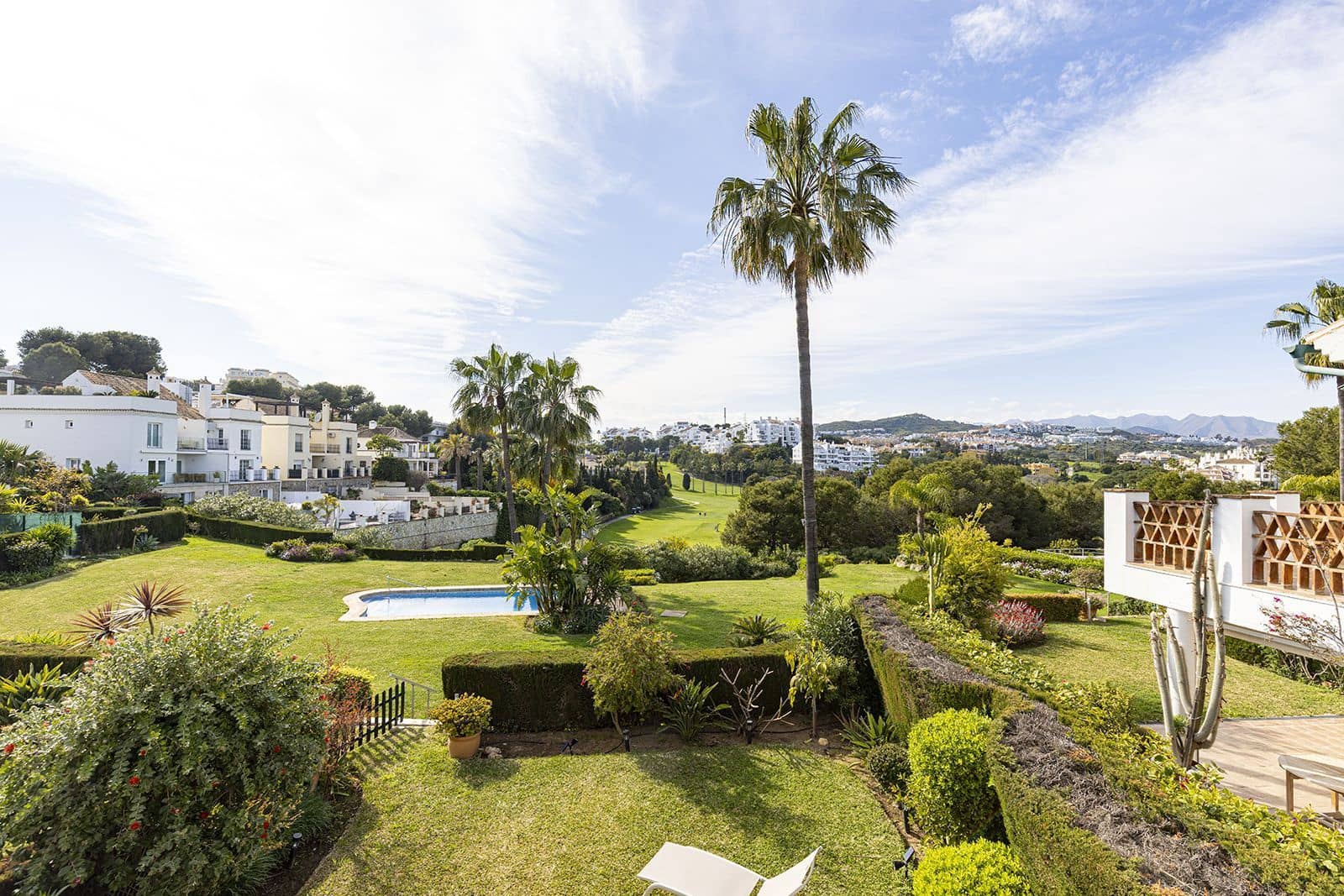 3 chambre Villa/Maison Semi-Mitoyenne à vendre à Miraflores avec piscine garage - 760 000 € (Ref: 9798287)