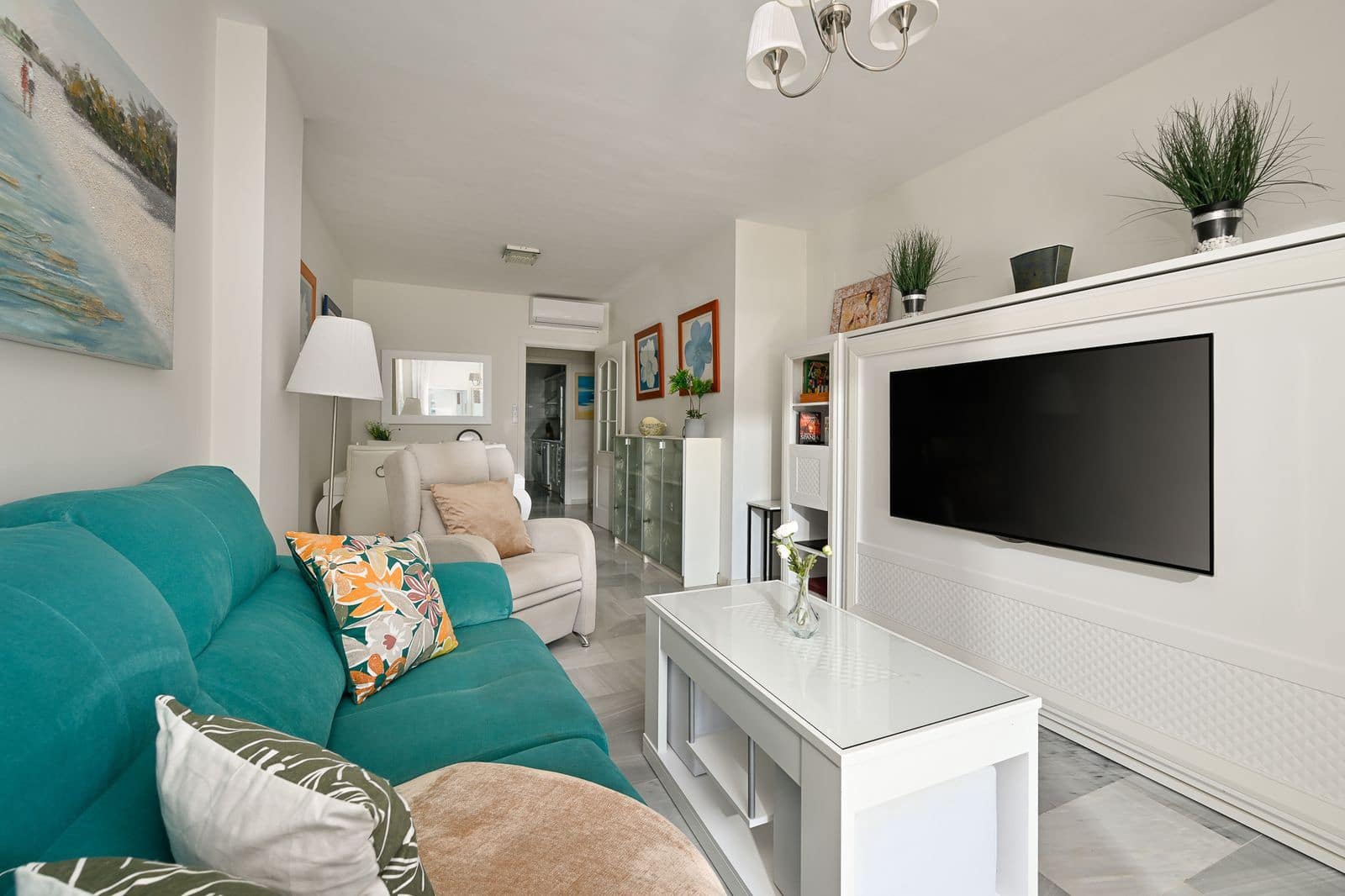 2 bedroom Beach Apartment for sale in Calahonda with pool garage - € 685,000 (Ref: 9802964)