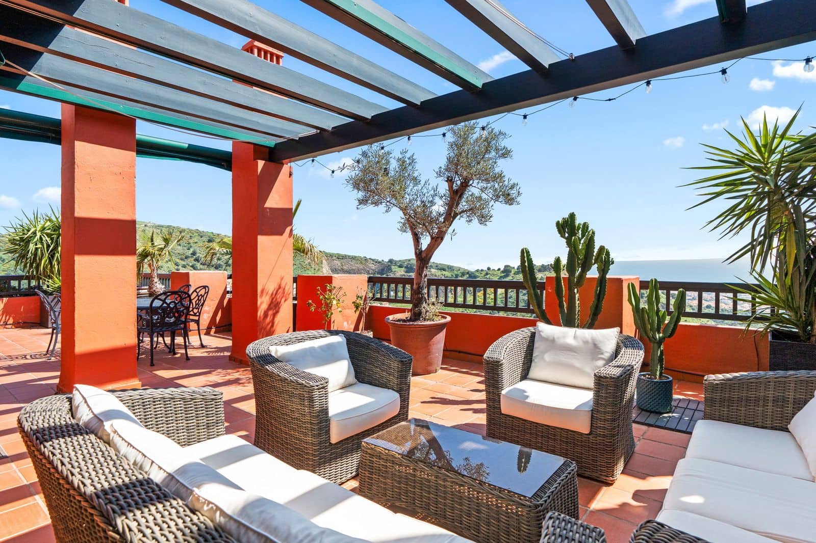 3 Zimmer Penthouse zu verkaufen in Calahonda mit Pool Garage - 635.000 € (Ref: 9823983)