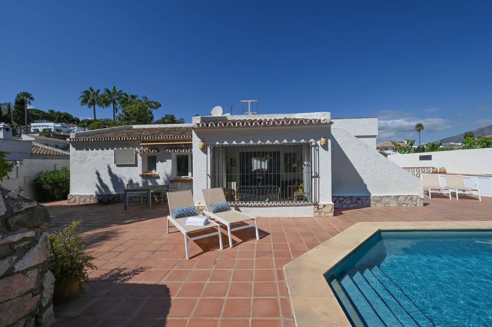 3 bedroom Villa for sale in Cerro del Aguila with pool garage - € 675,000 (Ref: 9823987)