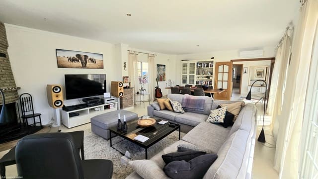 4 bedroom Villa for sale in Cerro del Aguila, Mijas with pool garage - € 995,000 (Ref: 9823994)