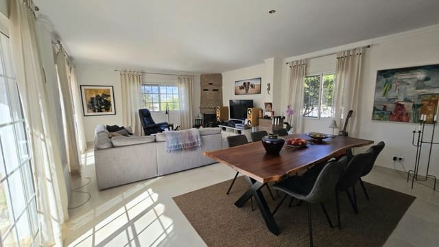 4 bedroom Villa for sale in Cerro del Aguila, Mijas with pool garage - € 995,000 (Ref: 9823994)