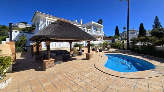 4 bedroom Villa for sale in Cerro del Aguila, Mijas with pool garage - € 995,000 (Ref: 9823994)