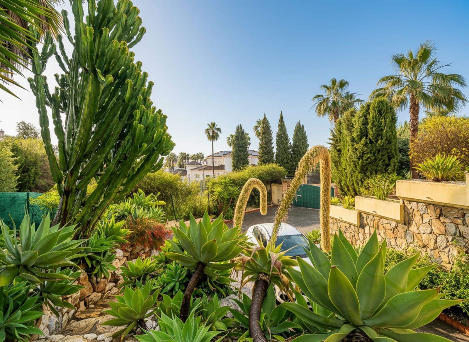 3 bedroom Villa for sale in Mijas Golf with pool garage - € 990,000 (Ref: 9830244)