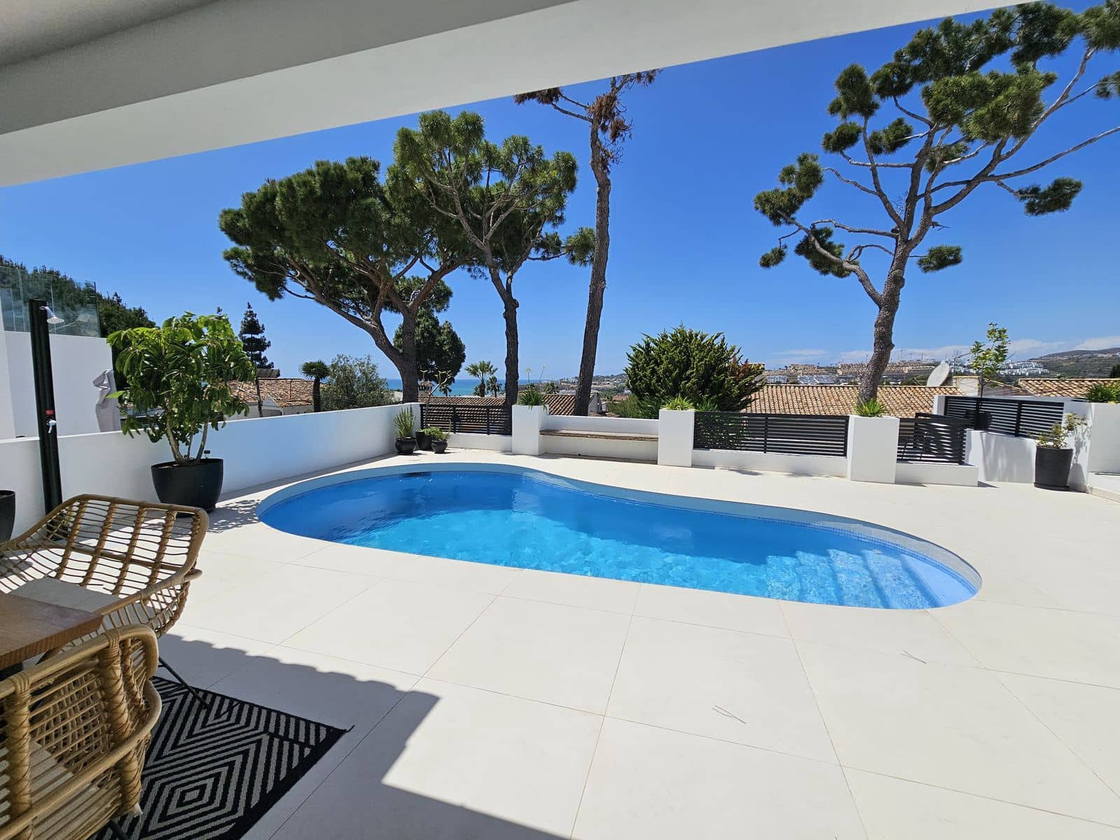 4 sypialnia Willa na sprzedaż w La Cala de Mijas z basenem garażem - 1 895 000 € (Ref: 9832839)
